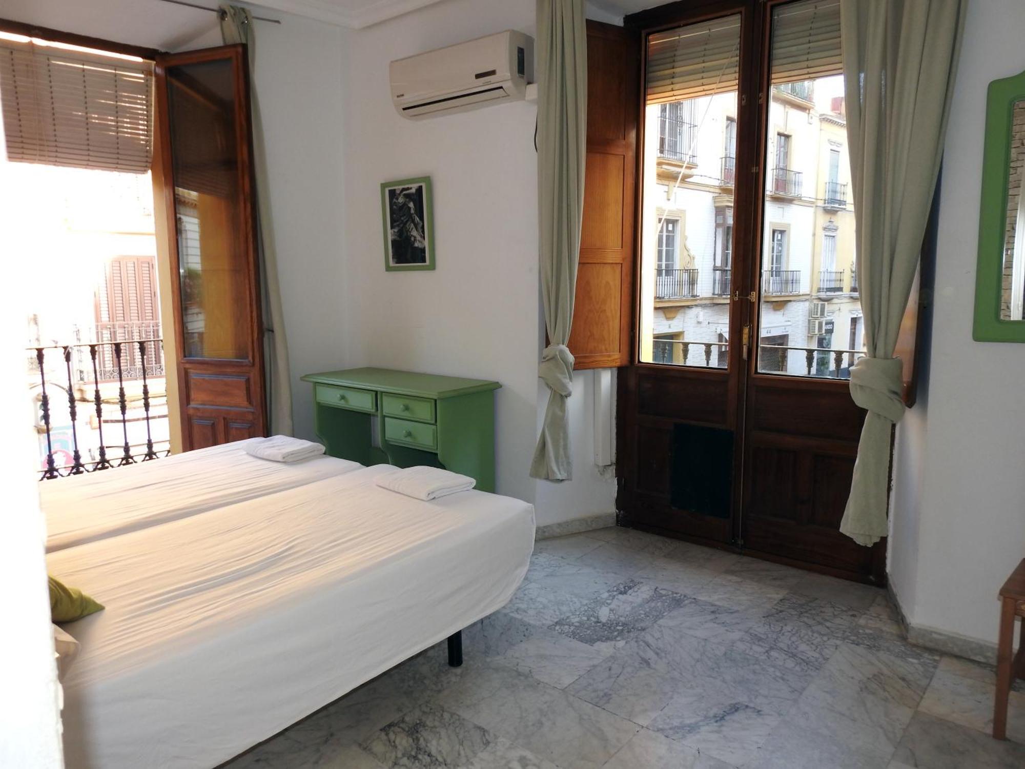 Apartamento En Sevilla Centro Con Vistas A La Plaza Alameda De Hercules - Hasta 7 Personas Exterior foto